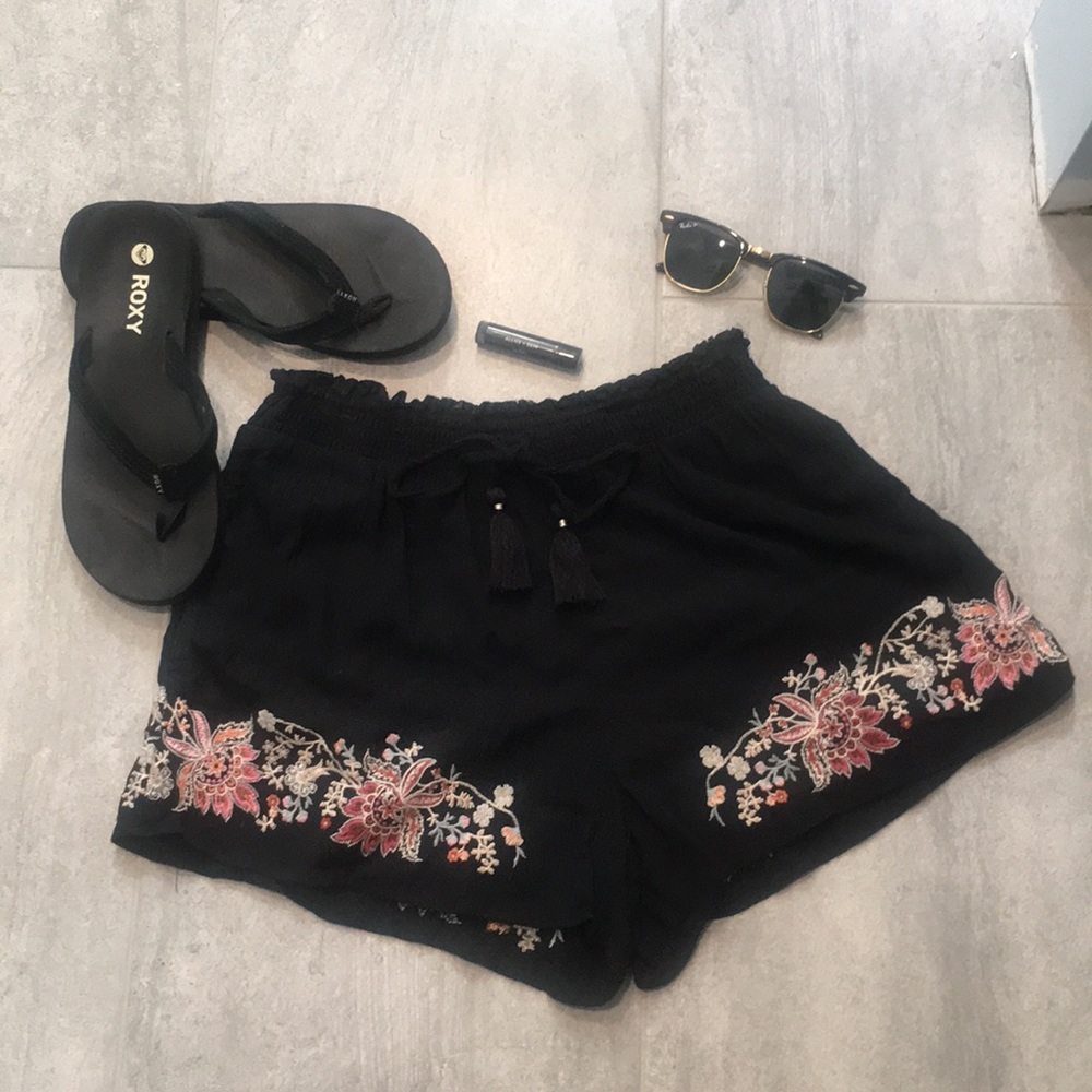 American Eagle Floral Shorts Size Small